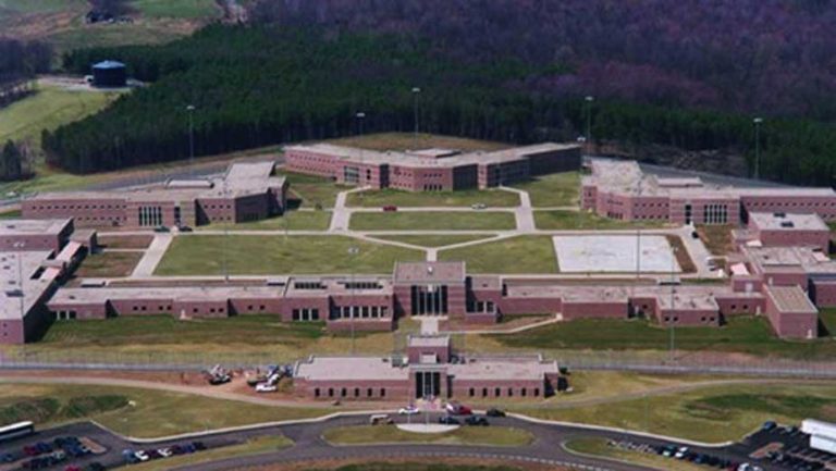 Federal Correctional Institution, Elkton