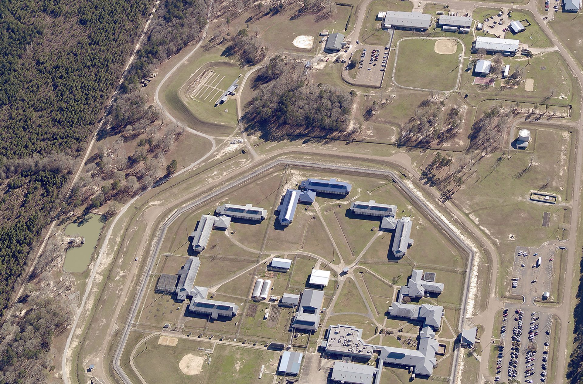 federal correctional institution oakdale ii