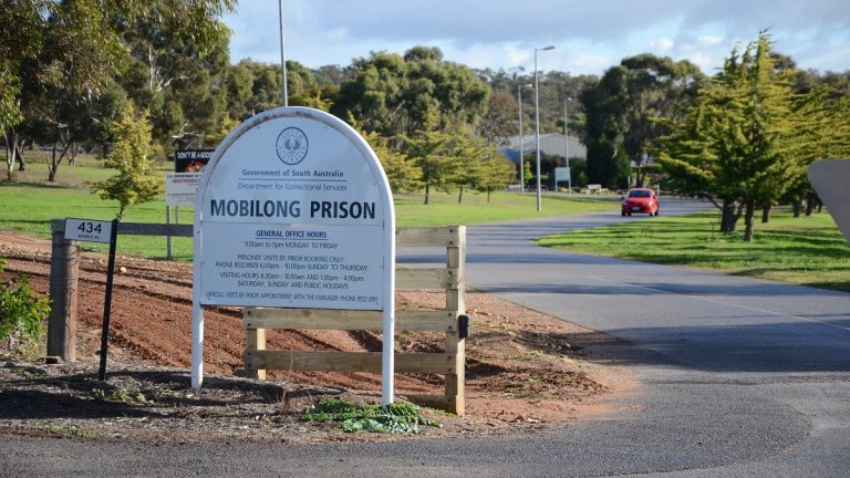 Mobilong Prison