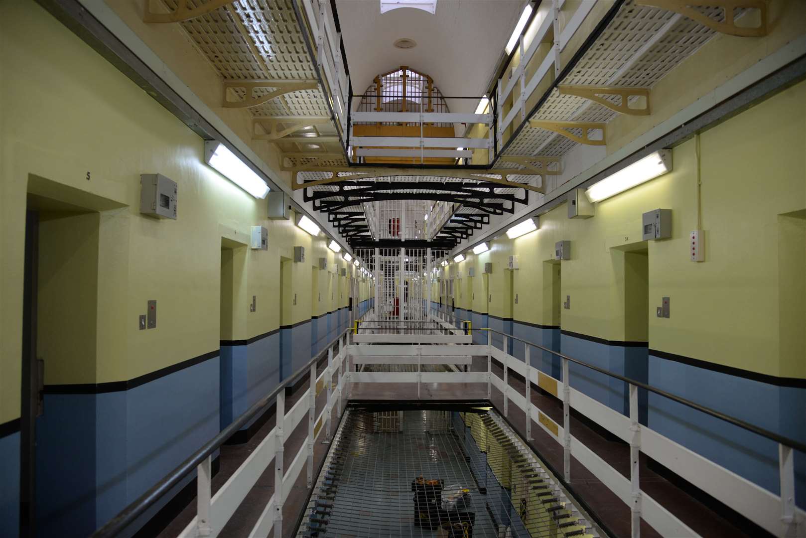 hm prison canterbury